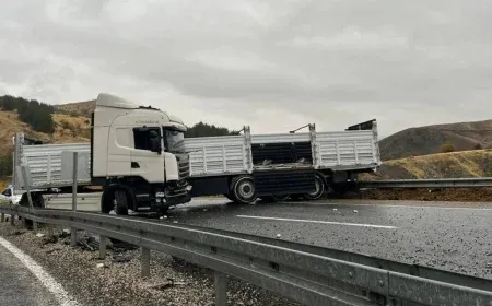 Diyarbakır-Elazığ Karayolunda Korkutan Kaza! İki Tır Çarpıştı, Trafik Durma Noktasına Geldi