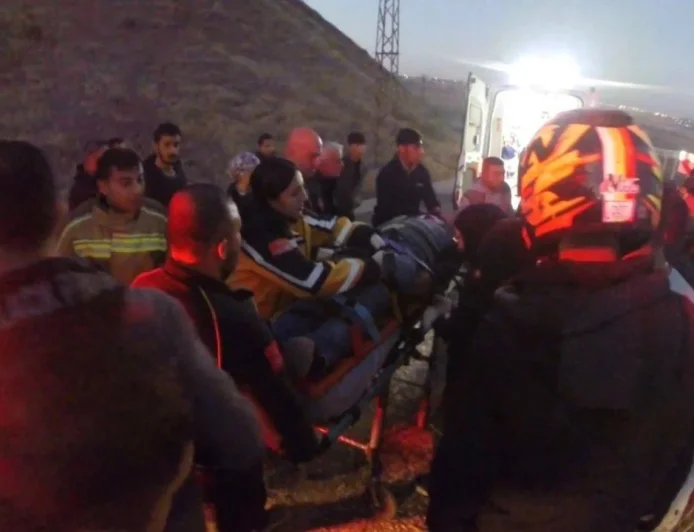 Sur Kırklar Dağı'nda Kaza: Şarampole Uçan Araçtan Film Gibi Kurtarma Operasyonu