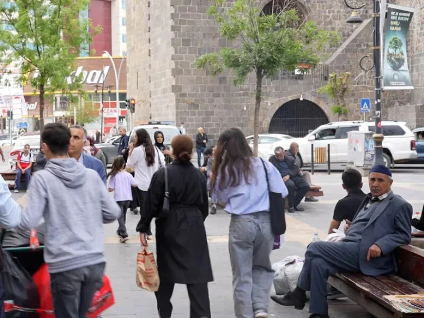 Diyarbakır’da Geçim Çıkmazı: Vatandaşın 2026 Asgari Ücret Beklentisi "En Az 40 Bin TL"